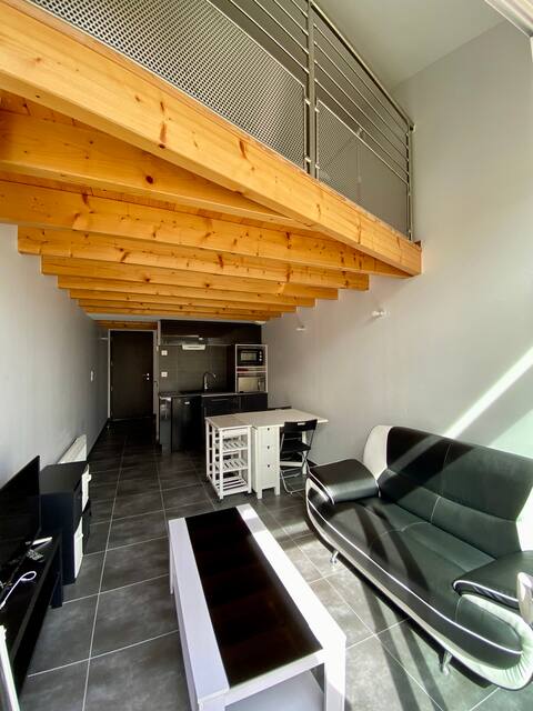 Top performing Airbnb: Modern house with parking and private terrace in La Roche Sur Yon