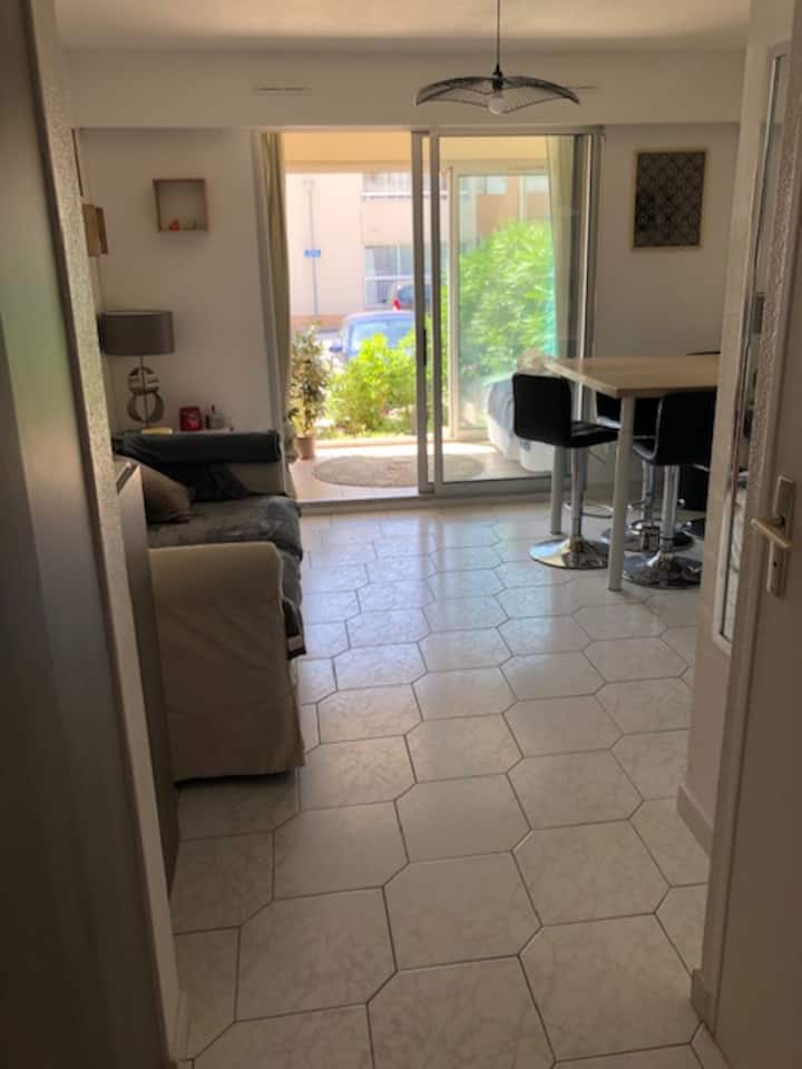 Studio Dans Résidence Sécurisée Avec Piscine - La Seyne-sur-Mer