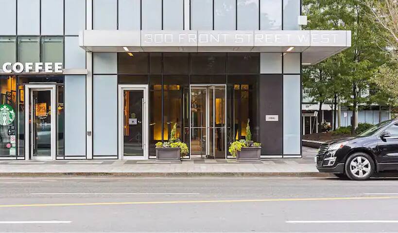 NEW Luxury Condo with CN Tower Views (2BD, 2BTH) gallery image 4