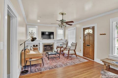 Beautiful Broadmoor whole house, full cable, grill