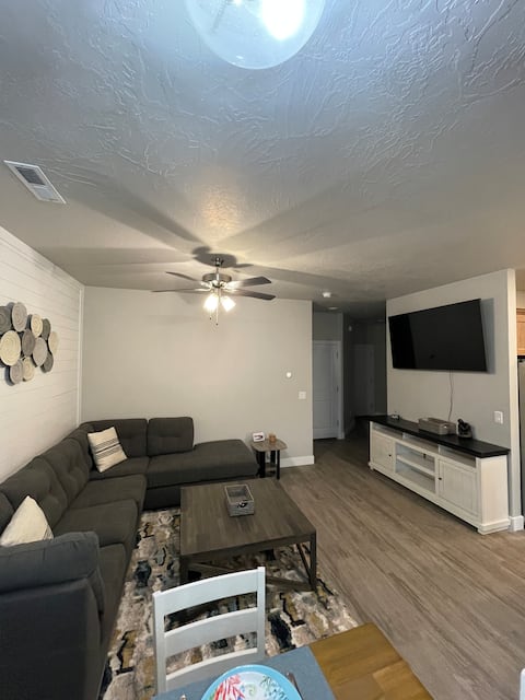 Successful Airbnb property: Cozy Townhouse in Great Location! in Cedar City / Iron County