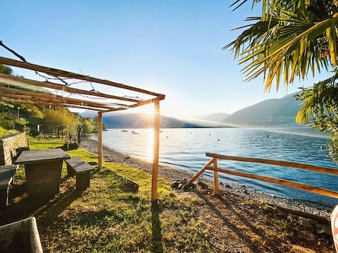 ☼ Boho Lake House ☼ Private Beach ☼ Parking ☼