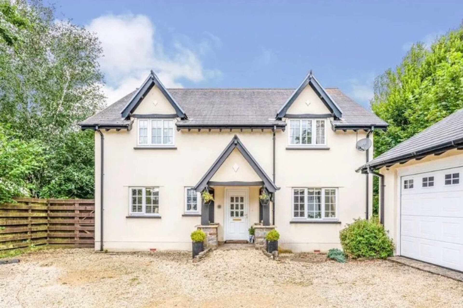 Beautiful modern & spacious 4 bedroom country home — foto 2