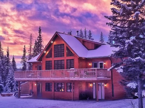 The Lodge at Coliseum Mountain