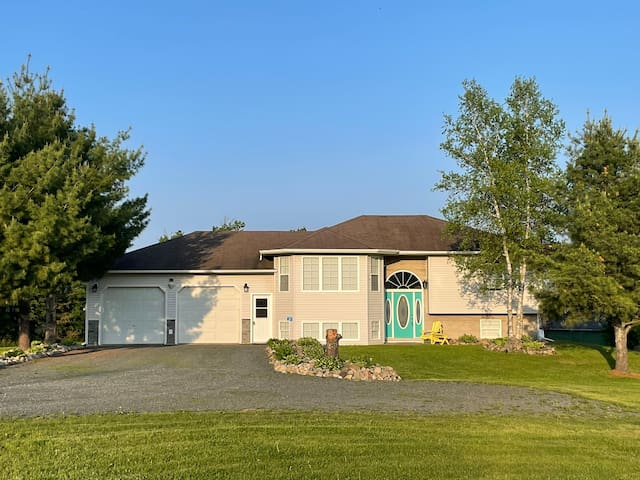 O’Neill’s Coastal Airbnb – with hot tub!