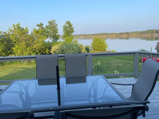 O’Neill’s Coastal Airbnb – with hot tub! gallery image 5