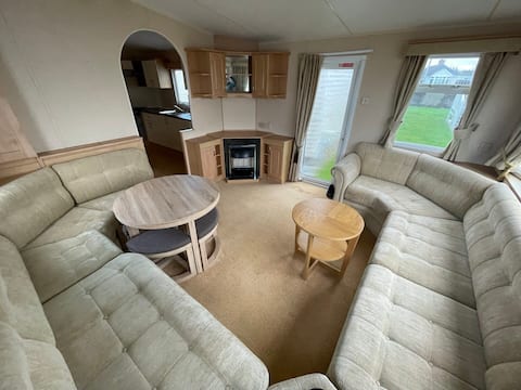 6 berth Static Caravan in the heart of Towyn