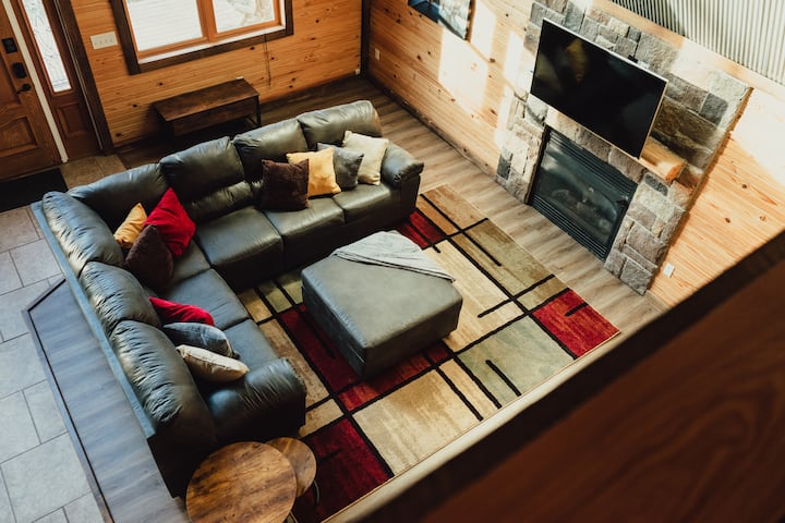 Capone's Cozy Cabin - Near Fort Leonard Wood - Waynesville, MO