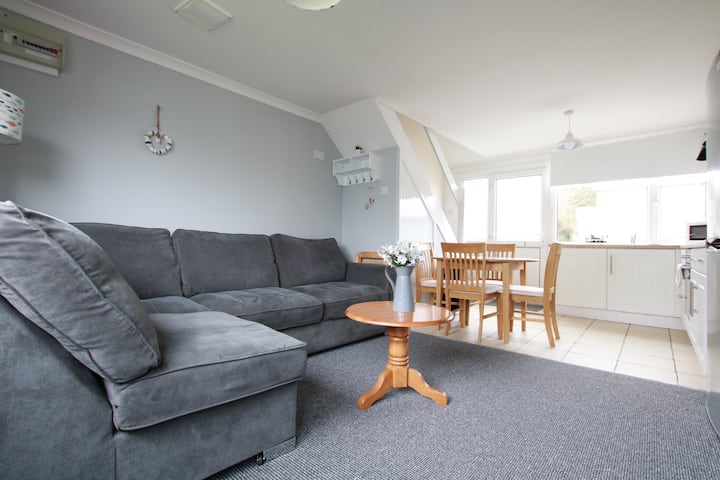 162 Family Beach Chalet - Freshwater East