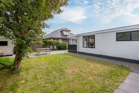Top Airbnb: Perfectly located 1 bedroom holiday home + garden in Callantsoog