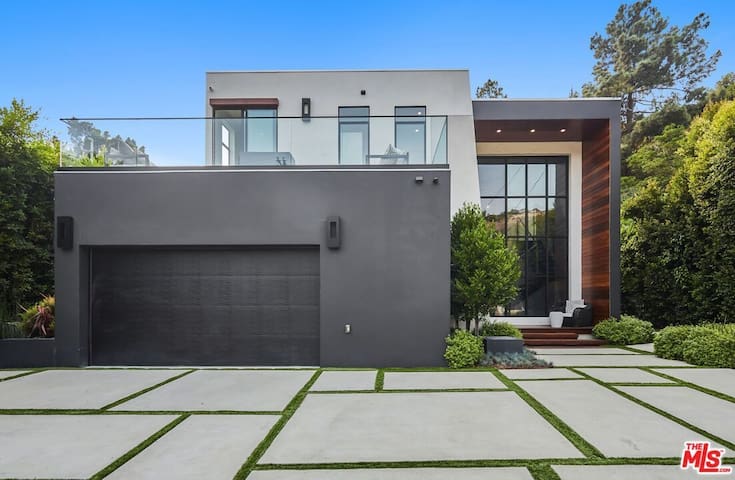 ☼ LUXURIOUS EXCLUSIVE MODERN 5 BDRM BEVERLY HILLS☼