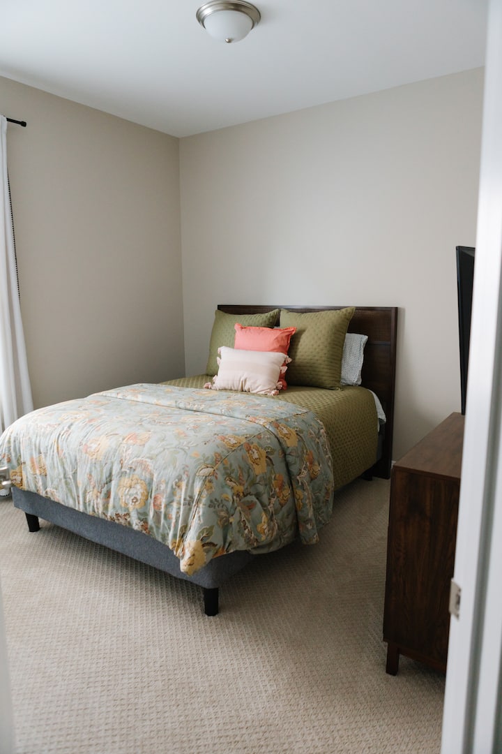 क्वीन बेड