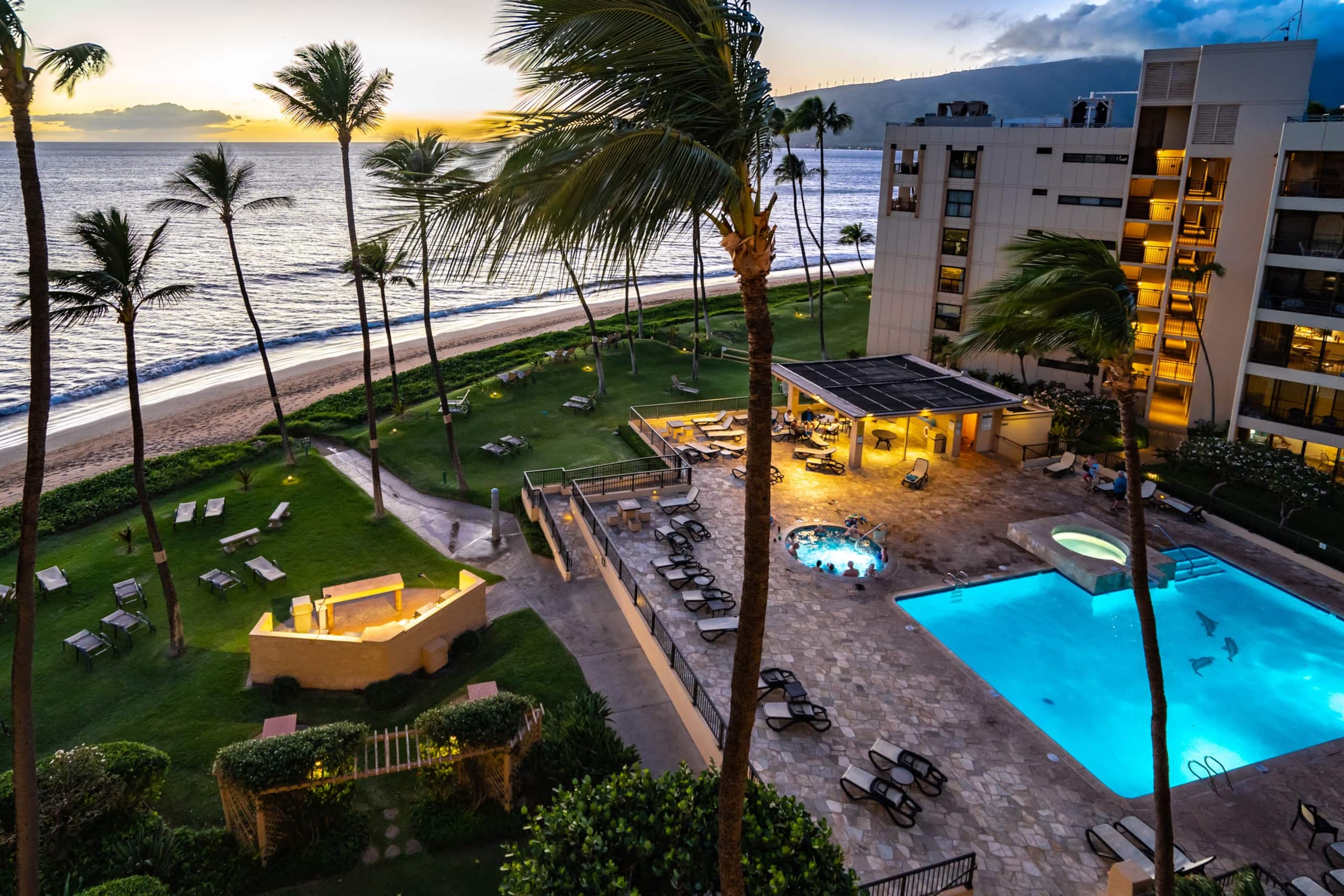 Condo in Kihei · ★4.94 · 1 bedroom · 2 beds · 1 bath - Image 38
