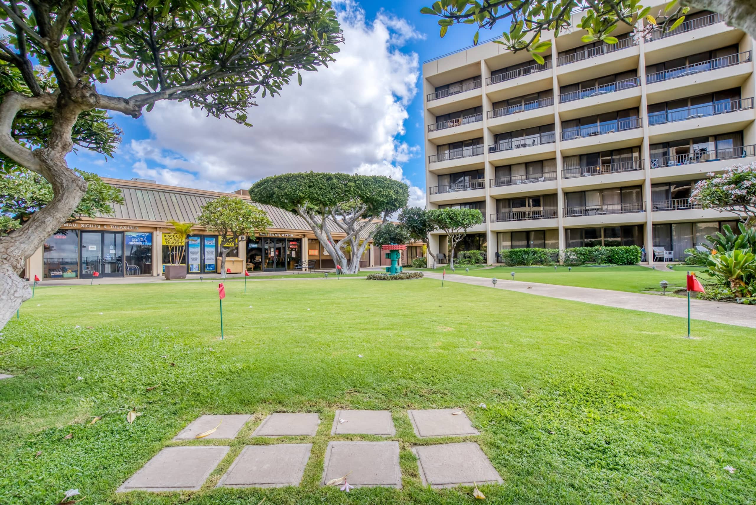 Condo in Kihei · ★4.94 · 1 bedroom · 2 beds · 1 bath - Image 36