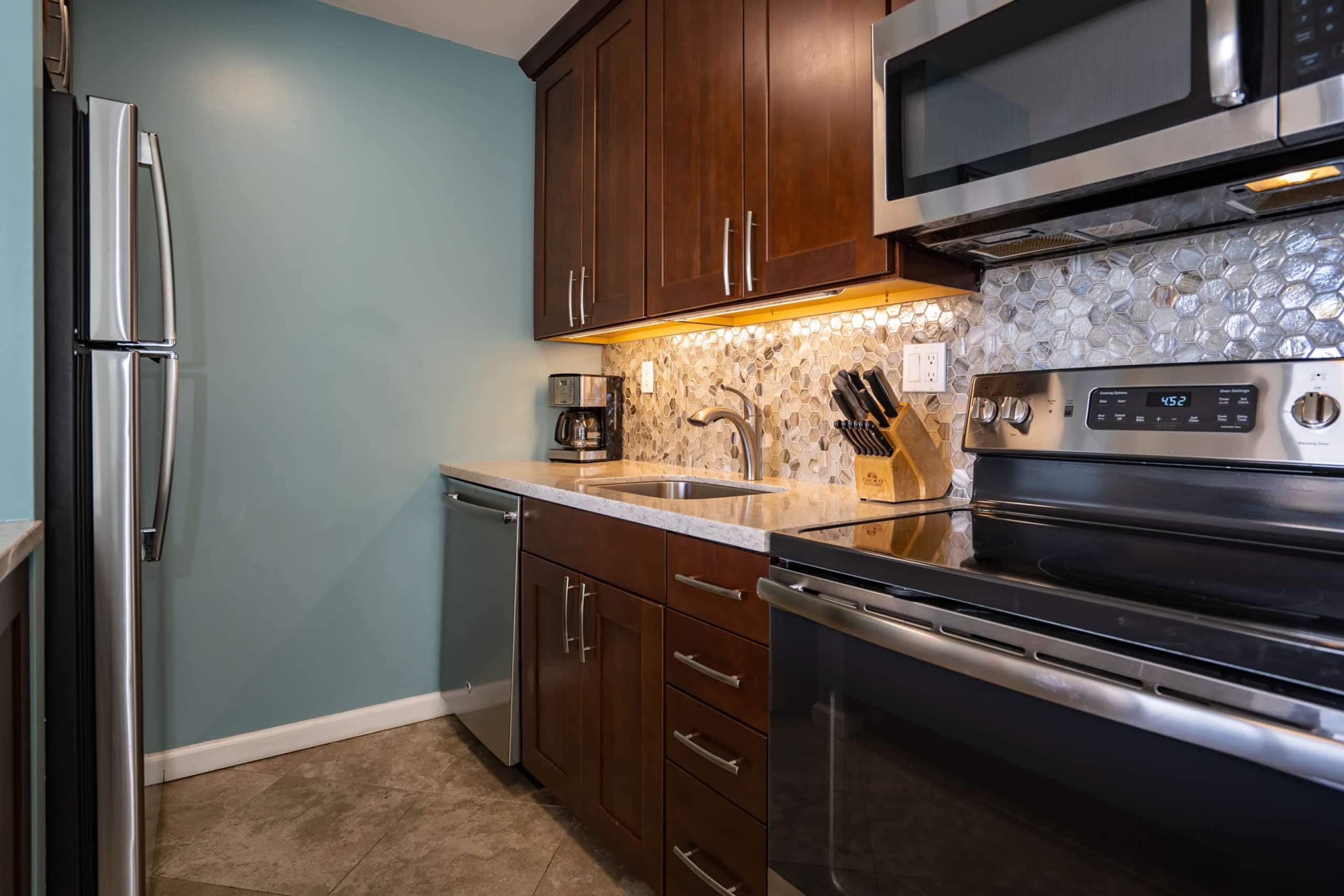 Condo in Kihei · ★4.94 · 1 bedroom · 2 beds · 1 bath - Image 9