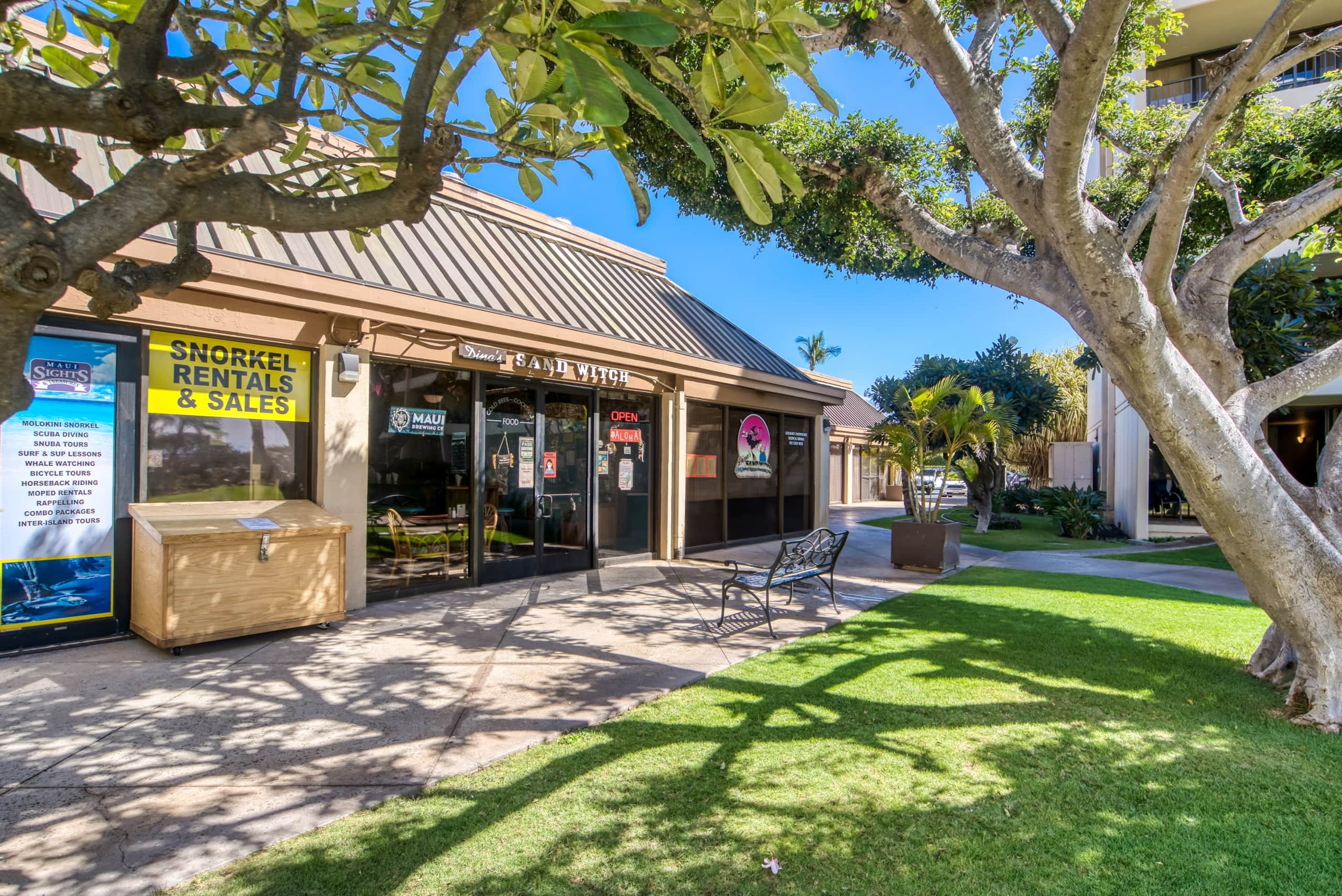 Condo in Kihei · ★4.94 · 1 bedroom · 2 beds · 1 bath - Image 31
