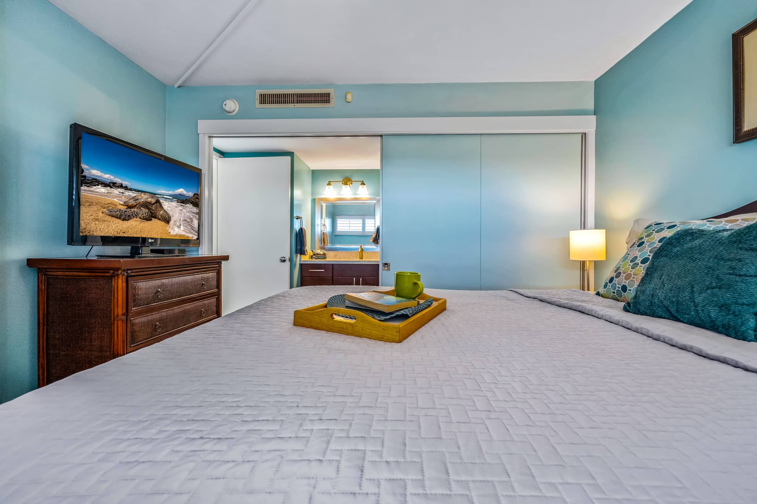 Condo in Kihei · ★4.94 · 1 bedroom · 2 beds · 1 bath - Image 14