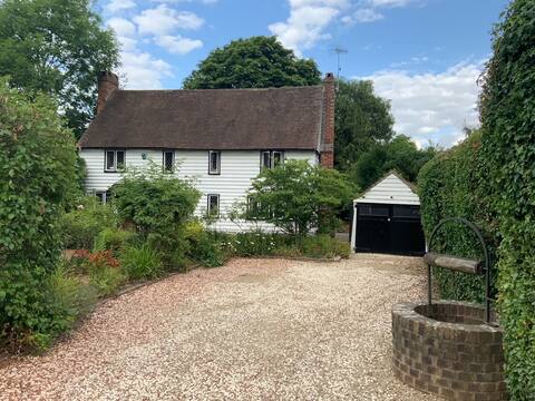 Historic Cottage in a Kentish Village