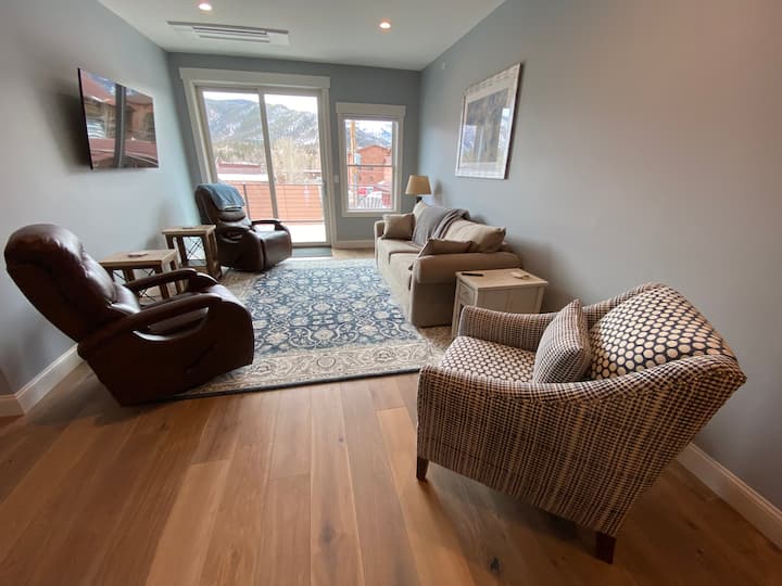 New! 2 Bdrm Condo On Grand Ave W/garage! Unwind! - Grand Lake, CO