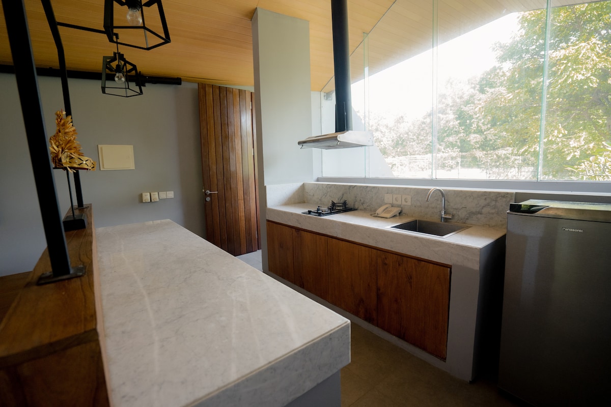 Home in South Kuta · ★4.33 · 2 bedrooms · 3 beds · 2 baths, συγκρίσιμο Airbnb