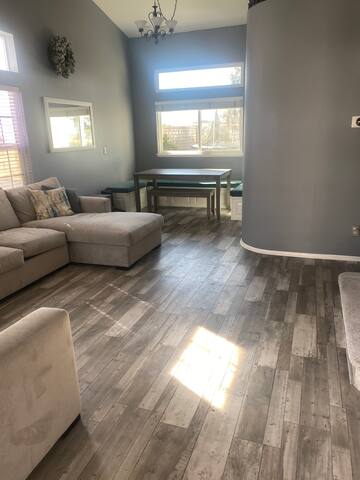 Quiet Family Friendly Home gallery image 4