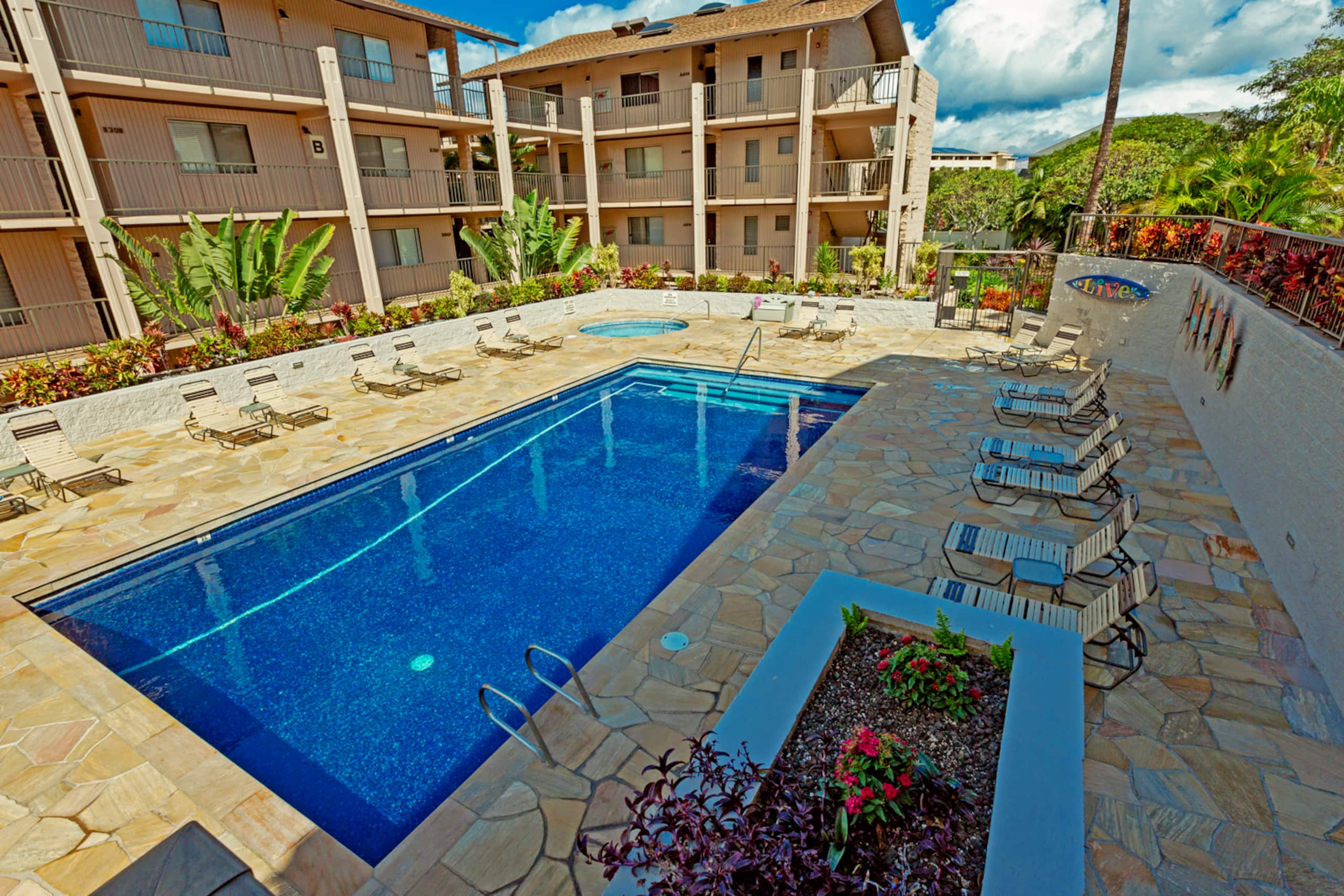 Condo in Kihei · ★4.83 · 2 bedrooms · 3 beds · 1 bath - Image 3