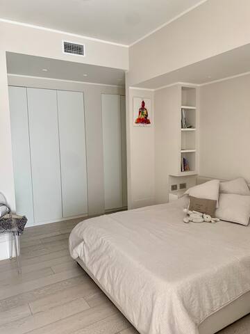 Luxury apartment in Milan gallery image 3