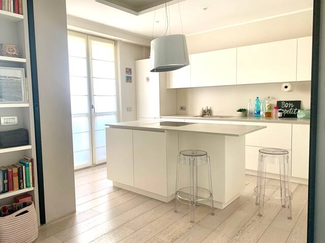 Luxury apartment in Milan gallery image 2