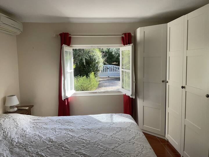 Dormitorio 2 con cama de 160 cm