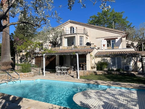Lovely charming villa with pool
