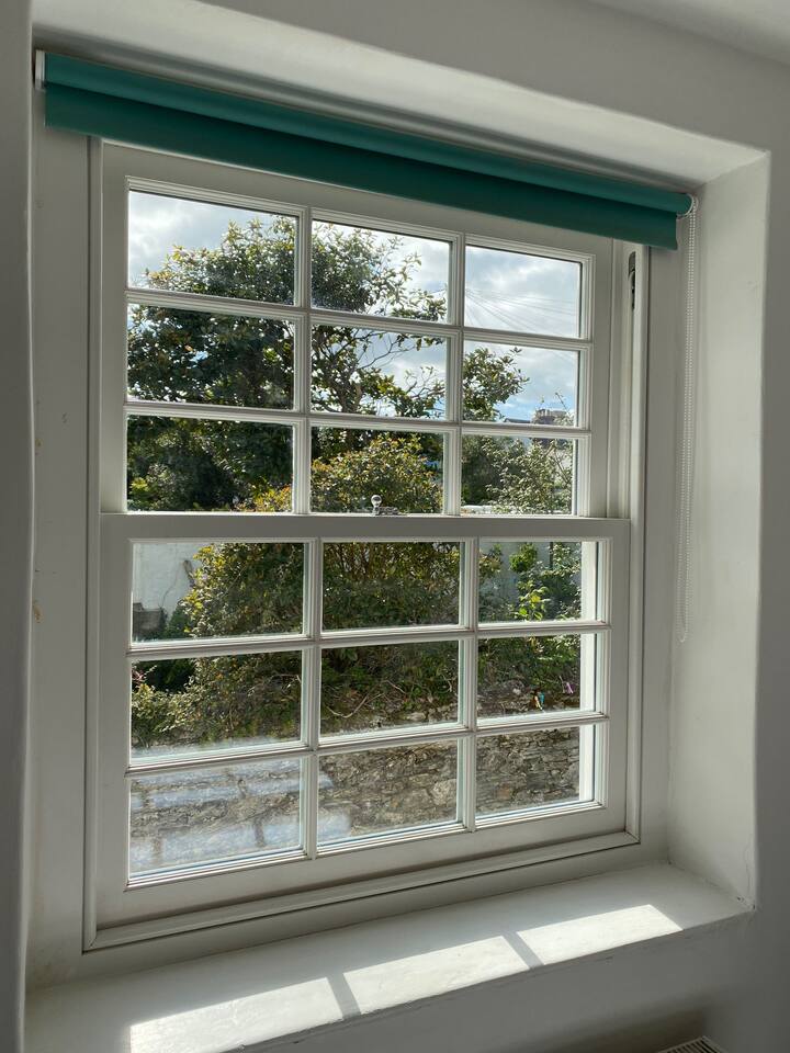 חלון חדר השינה למעלה