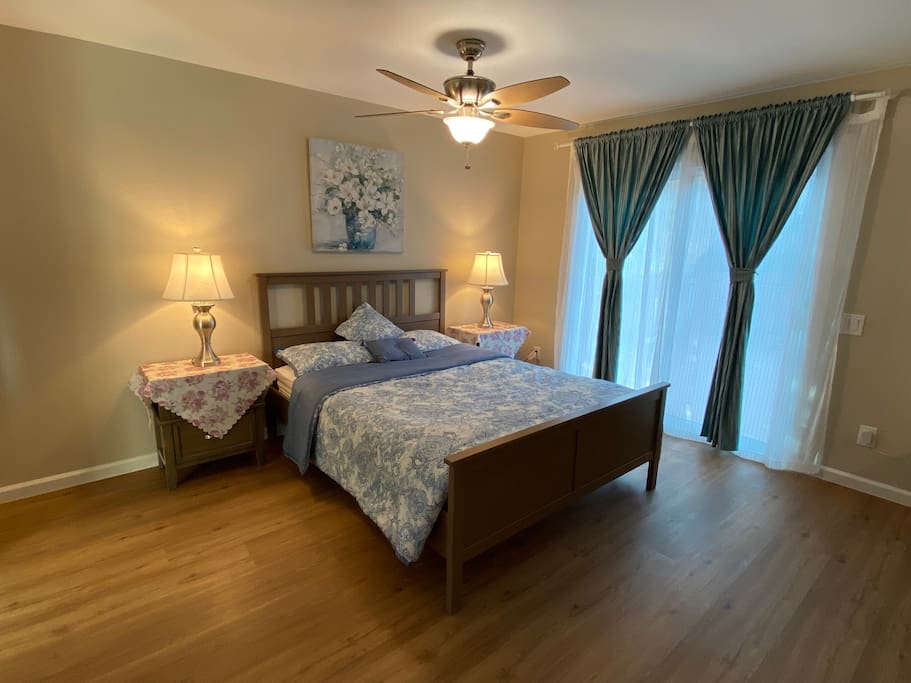 Airbnb Master bedroom with refrige+ spacious terrace