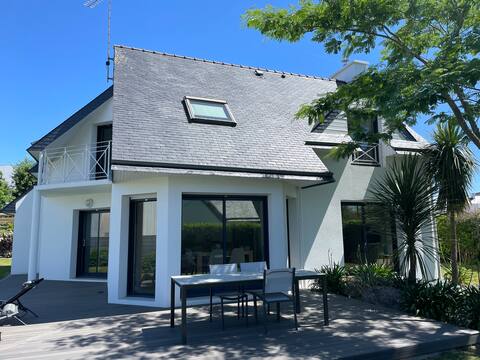 Villa 8 people 50 m from the beach and Port La Forêt