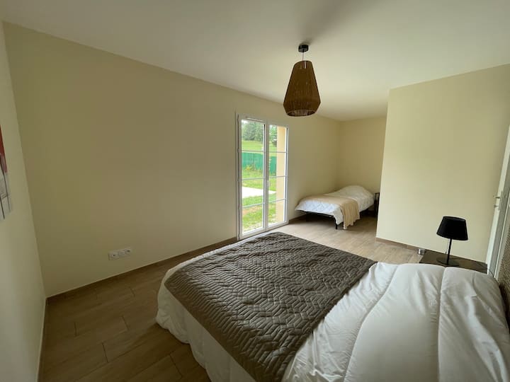 Primera habitación con vistas a la piscina