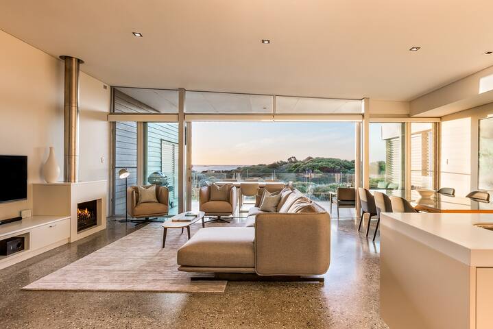 2 Bedroom Beach House at Smiths Beach Resort gallery image 2