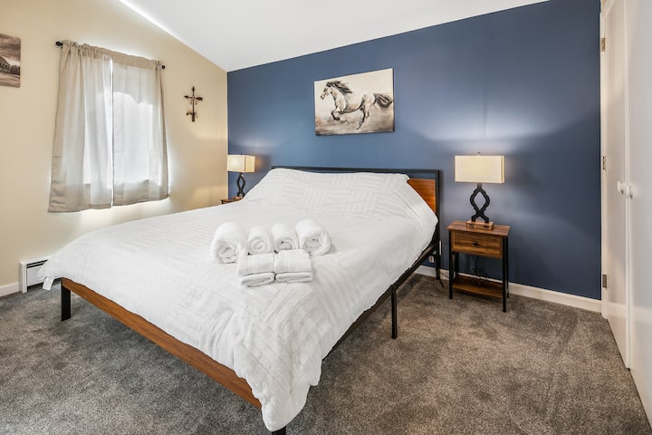 Апартманот Summit - брачен кревет (широк 150-179 см) со сопствена главна бања