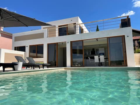 Luxurious Villa Dolce Vita with spacious pool