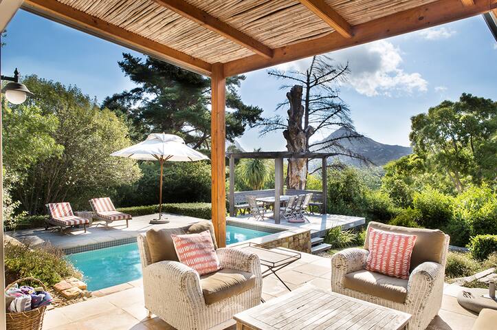 Tranquil family home, Bokkemanskloof, Hout Bay gallery image 4