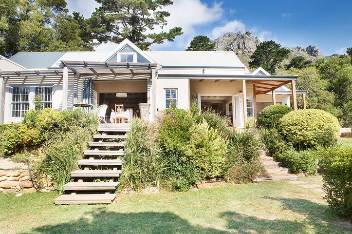 Tranquil family home, Bokkemanskloof, Hout Bay gallery image 2