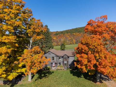1820s Farmhouse 182 acres w/ Wood Burning Stoves