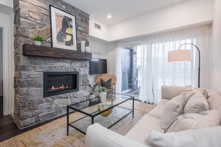 Condo In A Resort Like Setting, Pool/spa And View - Collingwood