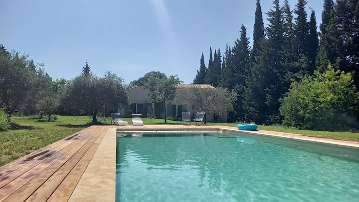 Maison Lumineuse, Piscine 12x5, Proche Village - Eygalières