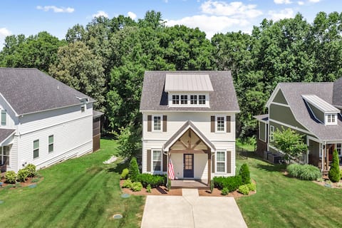 The Cottage at Tim's Ford Lake (Sleeps 10)