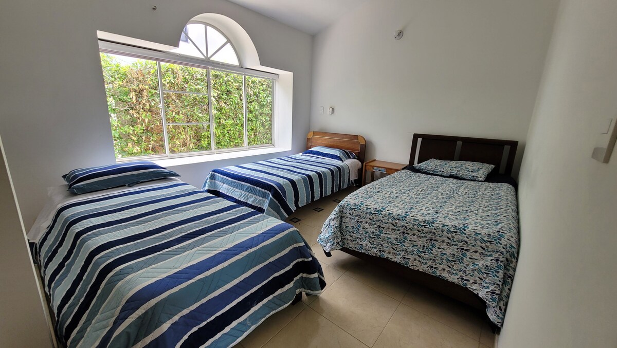 3号房有风扇，有3张舒适的床