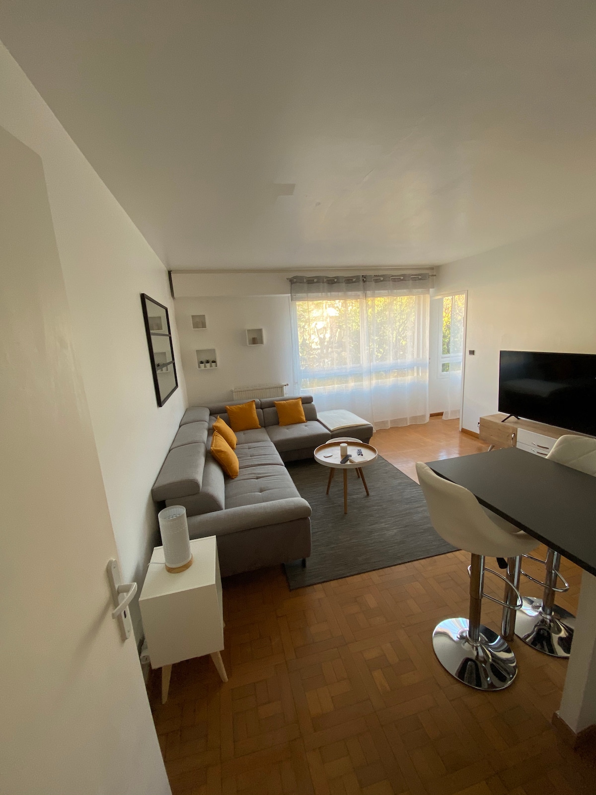 Top Airbnb: Superb apartment in the 8th with private parking en Marseille