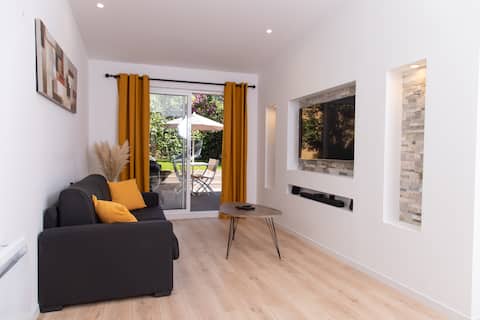 Top Airbnb: 70 m2 hyper-centre apartment with spa bath à La Flèche
