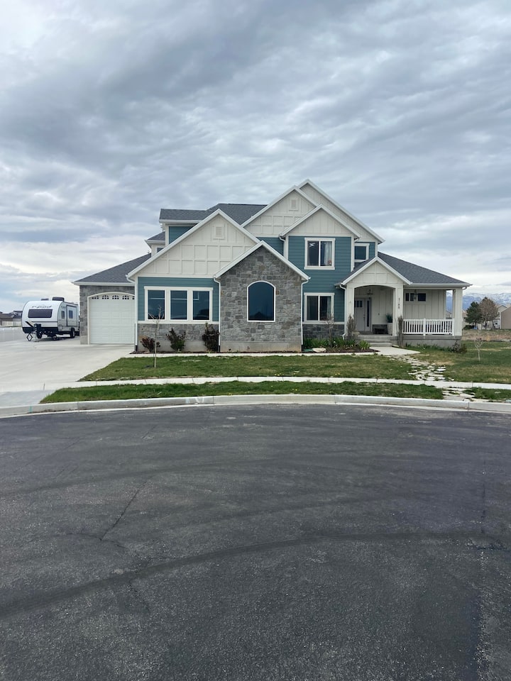 Roy Holiday Rentals & Homes Utah, United States Airbnb