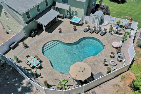 Cloud 9 - Guest favorite! Pool, hot tub, game room