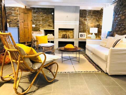 Casa Terra -3 bedroom charming stone house