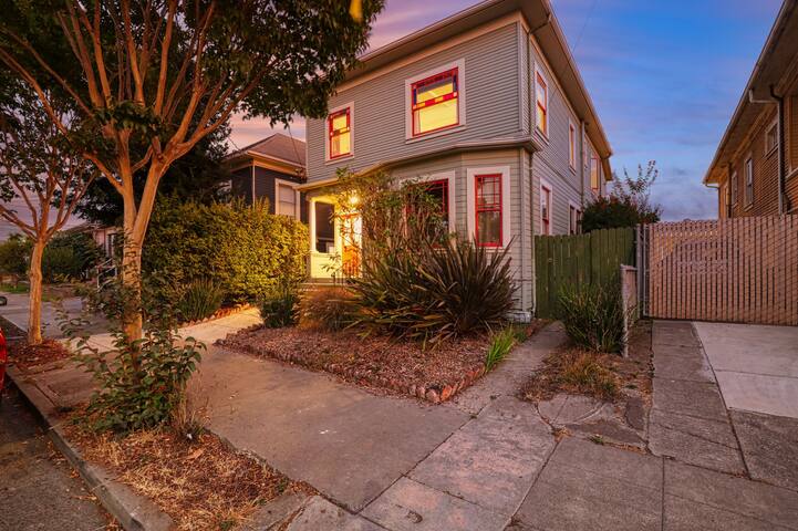 Top floor duplex with patio-garden gallery image 3